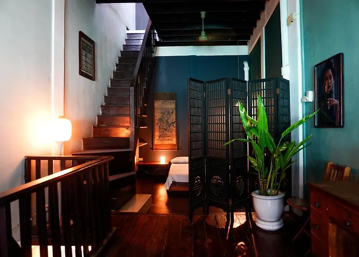 Colonial Shophouse With Terrace In Chinatown * Bangkok