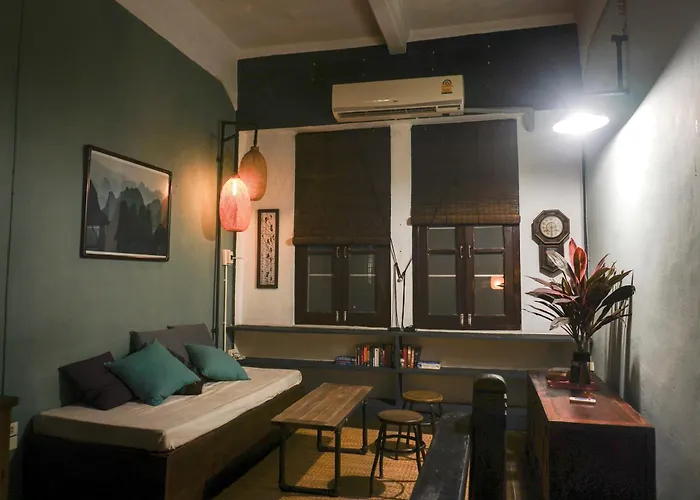 Colonial Shophouse With Terrace In Chinatown Hébergement de vacances