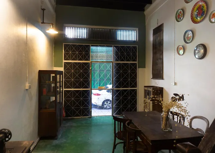 Hébergement de vacances Colonial Shophouse With Terrace In Chinatown